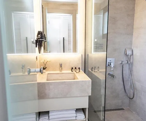 Ala Da Vinci Hotel *